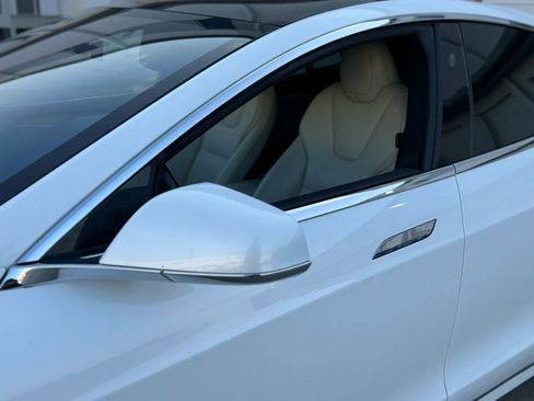 Used 2020 Tesla Model S AWD image 15