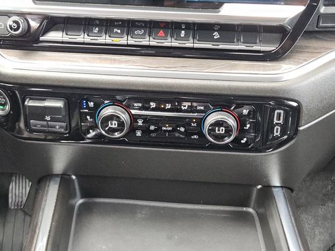 Used 2024 Chevrolet Silverado 2500 LTZ w/ LTZ Plus Package AWD/4WD image 19