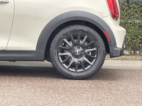 Used 2023 MINI Cooper 2-Door Hardtop image 23