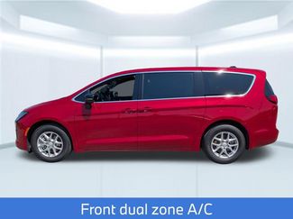 New 2027 Chrysler Pacifica Select FWD video 2