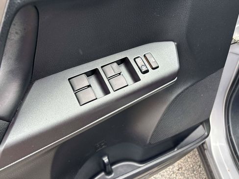 Used 2018 Toyota RAV4 XLE AWD/4WD image 17