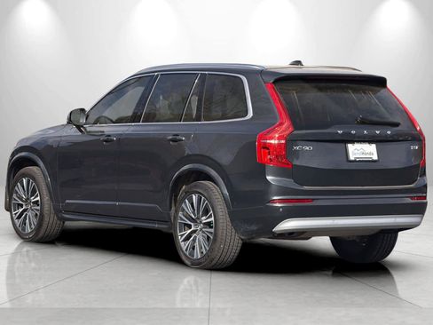 Used 2022 Volvo XC90 T5 Momentum w/ Protection Package image 6
