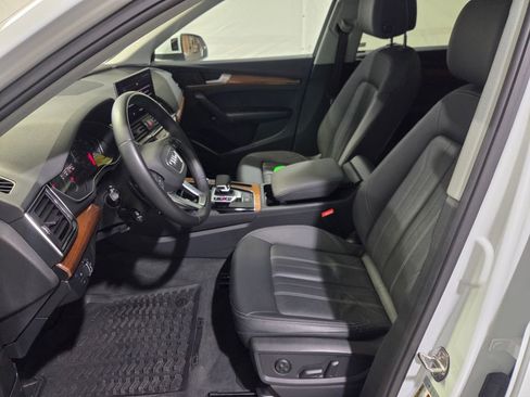 Used 2023 Audi Q5 2.0T Premium w/ Convenience Package AWD/4WD image 12