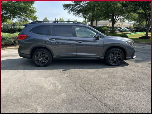 Used 2023 Subaru Ascent Onyx Edition AWD/4WD image 8