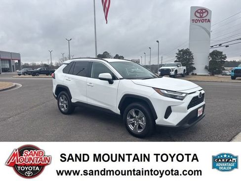 Used 2025 Toyota RAV4 XLE image 1