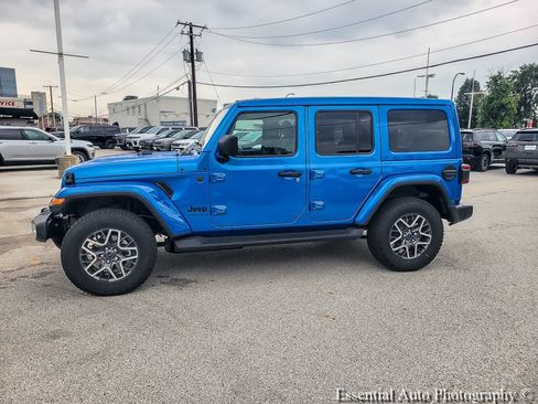 New 2026 Jeep Wrangler Unlimited Sahara AWD/4WD image 9