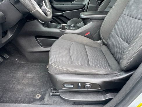 Used 2022 GMC Terrain SLE AWD/4WD image 13