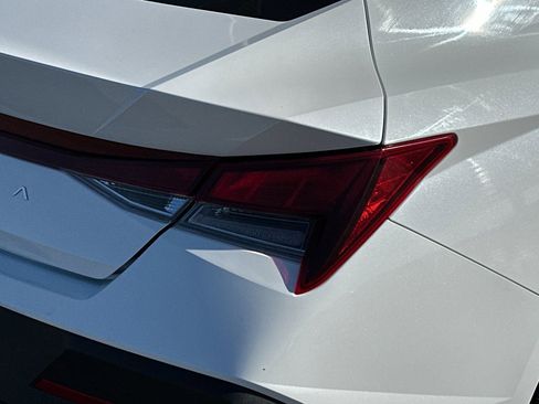 Used 2024 Hyundai Elantra SE FWD image 23