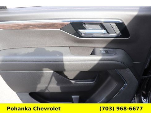 Certified 2025 Chevrolet Suburban Z71 AWD/4WD image 23