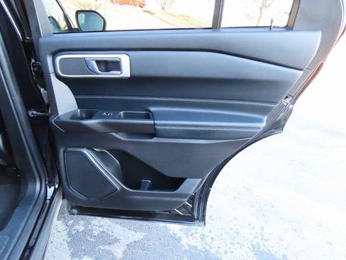 Used 2020 Ford Explorer XLT w/ Equipment Group 202A image 12