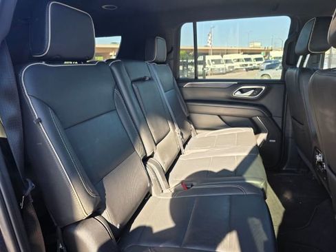 Used 2024 GMC Yukon XL SLT AWD/4WD image 14