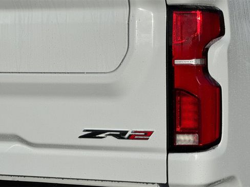 Certified 2025 Chevrolet Silverado 2500 ZR2 w/ Technology Package image 34