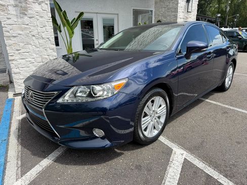 Used 2014 Lexus ES 350 w/ Premium Package FWD image 3