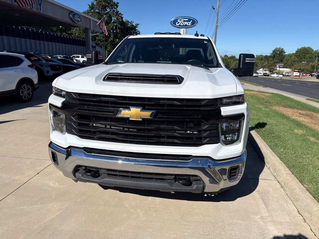 Used 2025 Chevrolet Silverado 3500 W/T w/ WT Convenience Package AWD/4WD image 2