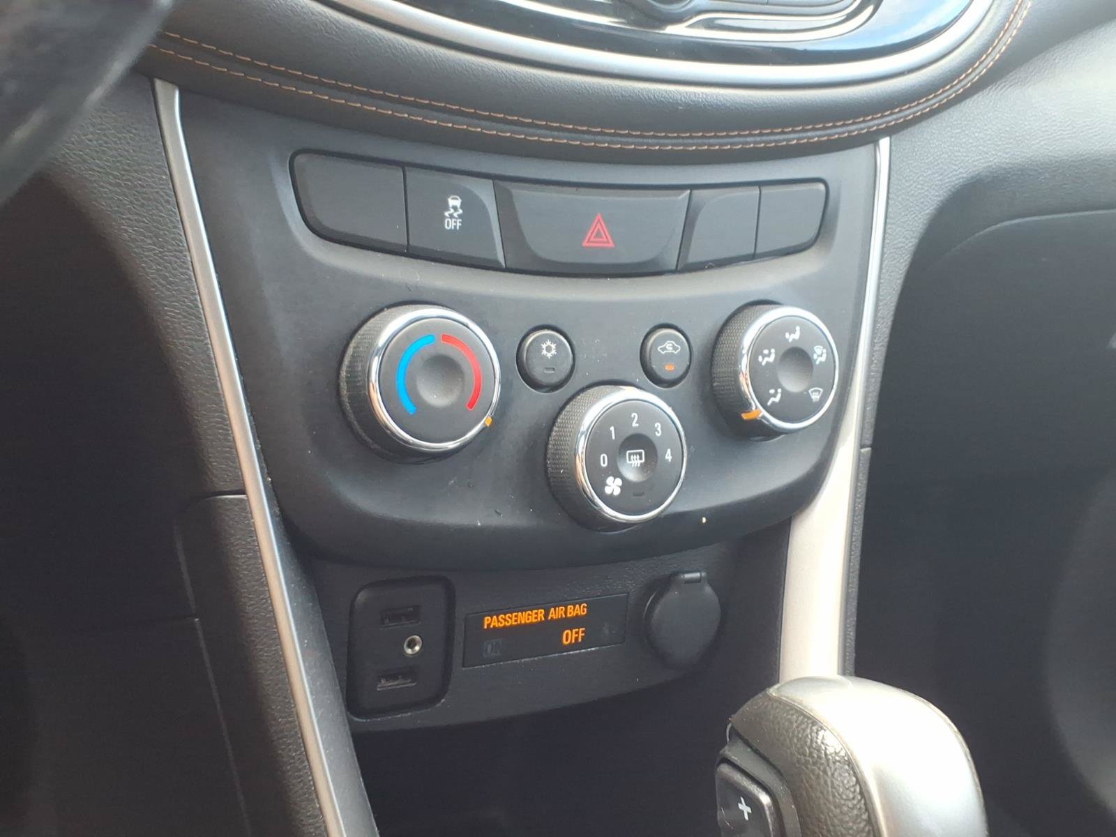 Used 2019 Chevrolet Trax LT w/ LT Convenience Package FWD image 13