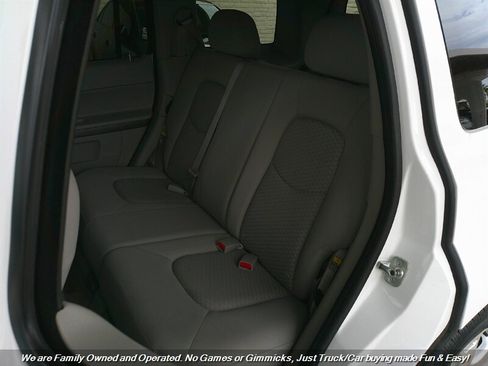 Used 2006 Chevrolet HHR LT image 23