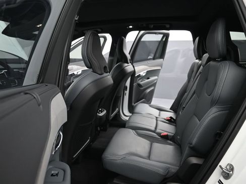 Certified 2025 Volvo XC90 B6 Ultra w/ Protection Package AWD/4WD image 21