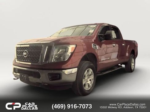Used 2017 Nissan Titan SV RWD image 2
