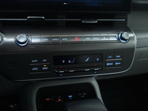 Used 2025 Hyundai Kona SEL image 22