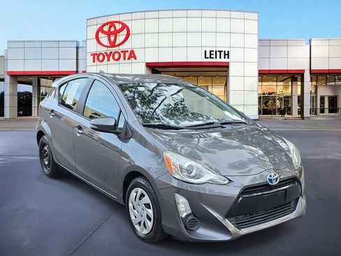 Used 2015 Toyota Prius C Two image 3