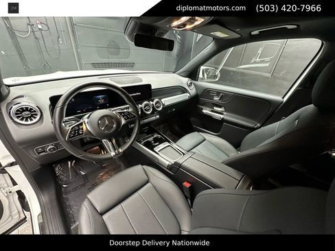 Used 2024 Mercedes-Benz EQB 300 4MATIC image 17