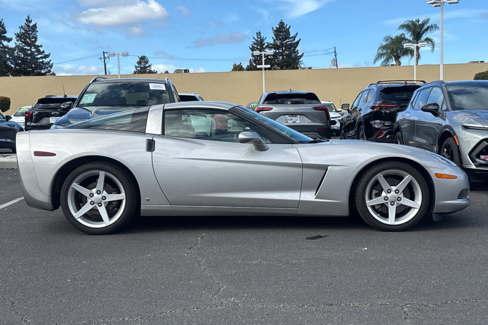 Used 2007 Chevrolet Corvette Coupe RWD image 4
