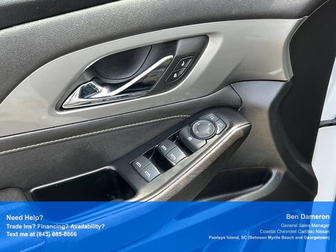 Used 2023 Chevrolet Traverse LT FWD image 6