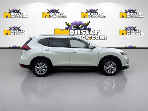 Used 2017 Nissan Rogue SV FWD image 31