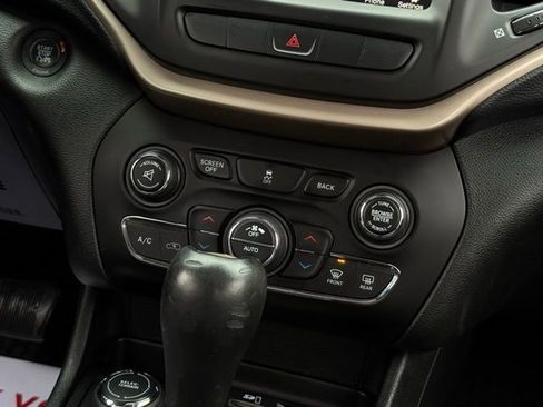 Used 2014 Jeep Cherokee Limited image 27