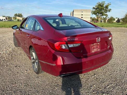 Used 2018 Honda Accord Touring image 9