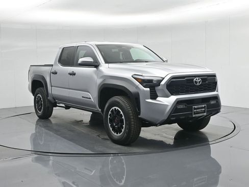 Used 2024 Toyota Tacoma TRD Off-Road image 57