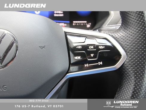 Used 2023 Volkswagen Tiguan SE R-Line image 16