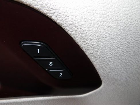 Used 2018 Chrysler Pacifica Limited w/ Tire & Wheel Group image 31