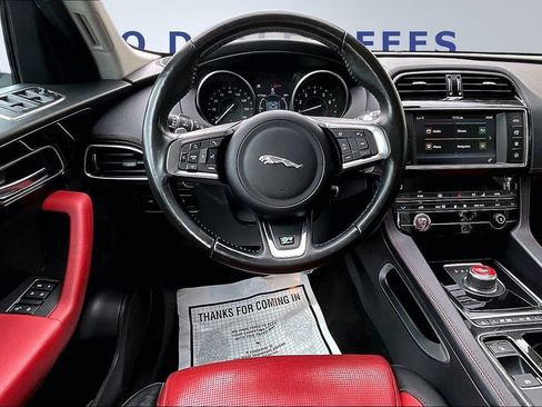 Used 2018 Jaguar F-PACE R-Sport image 8