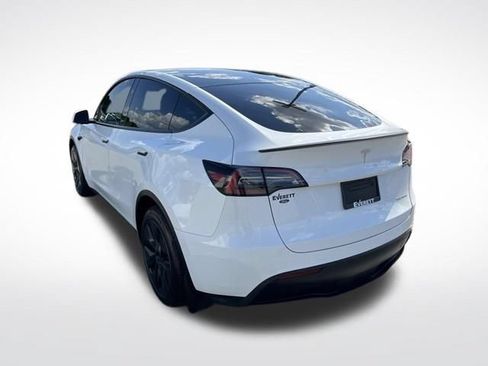 Used 2024 Tesla Model Y Long Range AWD/4WD image 7