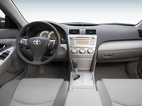 Used 2008 Toyota Camry XLE w/ Leather Pkg FWD image 4