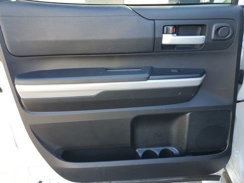 Used 2018 Toyota Tundra SR5 w/ SR5 Upgrade Package image 15