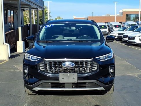 Certified 2023 Ford Escape Platinum w/ Class II Trailer Tow Package image 2