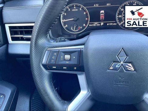 Used 2025 Mitsubishi Outlander SE AWD/4WD image 18