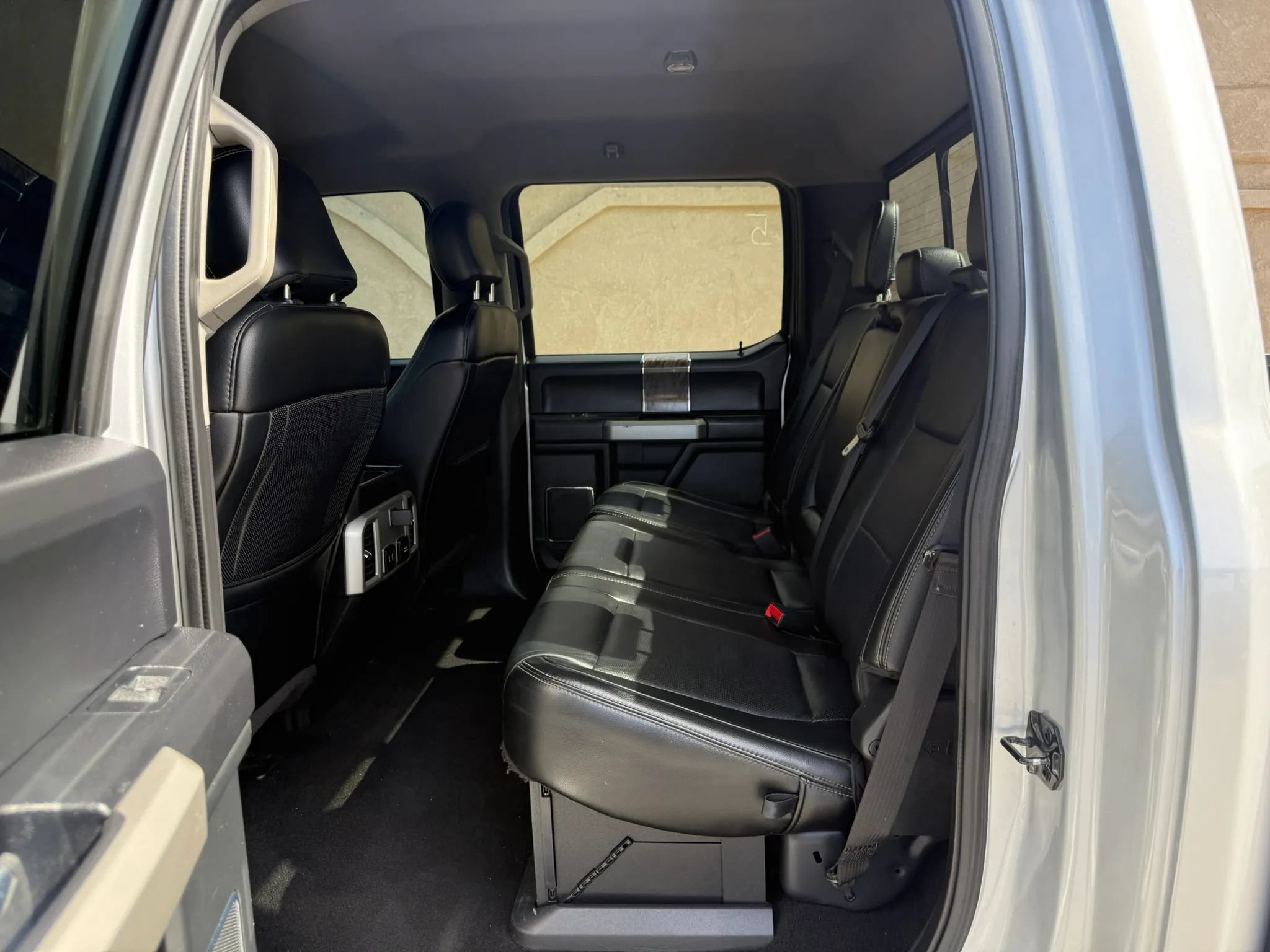 Used 2019 Ford F250 Lariat w/ Lariat Value Package AWD/4WD image 8
