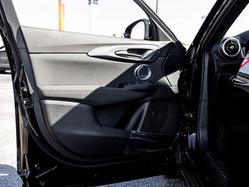 New 2025 Alfa Romeo Tonale Intensa image 27