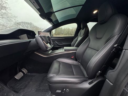 Used 2023 Tesla Model X Plaid image 27