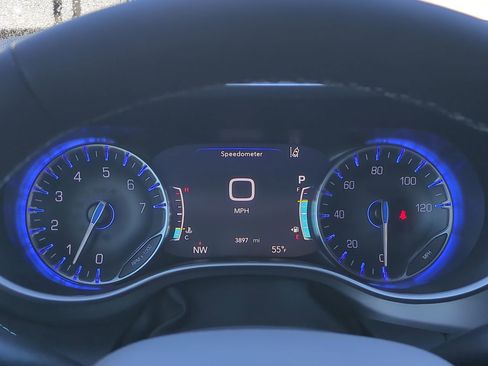 Certified 2025 Chrysler Pacifica Select image 25