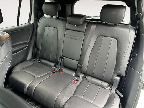 Used 2021 Mercedes-Benz GLB 250 4MATIC image 13