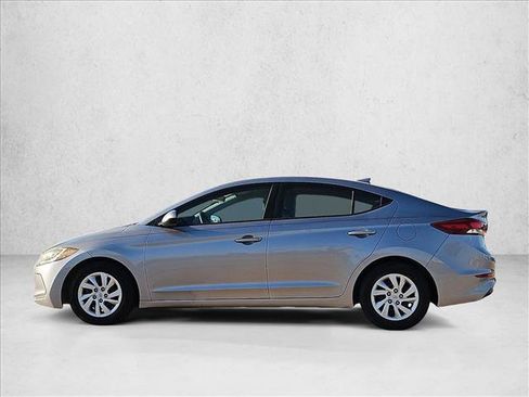 Used 2017 Hyundai Elantra SE FWD image 9
