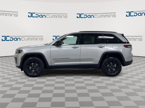 New 2026 Jeep Grand Cherokee Altitude AWD/4WD image 5