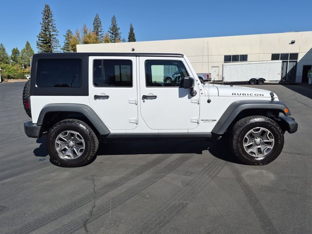 Used 2018 Jeep Wrangler Unlimited Rubicon w/ Connectivity Group AWD/4WD image 4