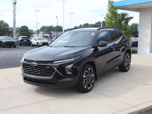Used 2025 Chevrolet Trax RS FWD image 10