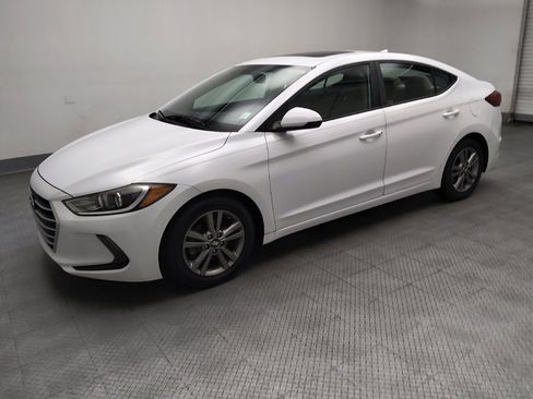 Used 2018 Hyundai Elantra Value Edition FWD image 2