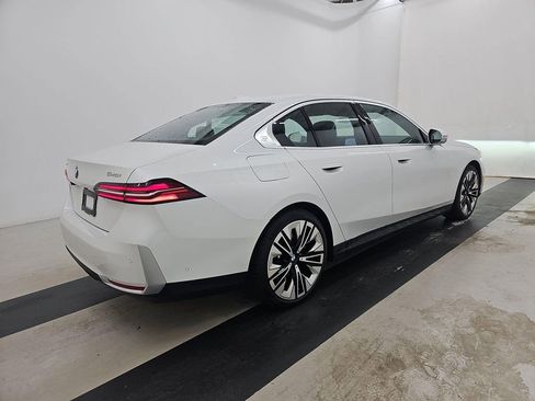 Used 2026 BMW 540i xDrive AWD/4WD image 2